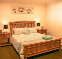 Oak Tree Cottage - Mundaring - Hervey Bay Accommodation