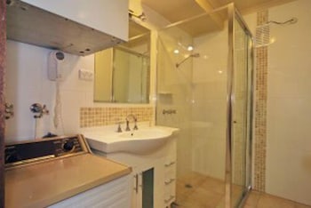 Lawlers 25 - Hervey Bay Accommodation 0