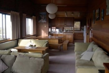 Lawlers 40 - Hervey Bay Accommodation 2