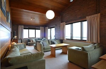 Lawlers 40 - Hervey Bay Accommodation 4