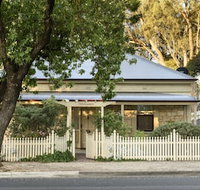Miriams Cottage - Hervey Bay Accommodation