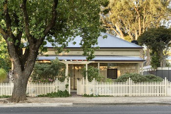 Miriams Cottage - Hervey Bay Accommodation 0