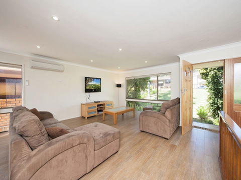 Neptunes Rest 55 Corrie Parade - Tourism Hervey Bay 4