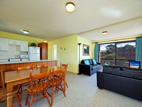 Promenade Unit 10 / 8 Intrepid Close - Hervey Bay Accommodation 7