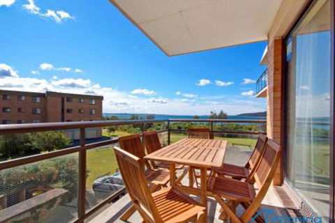 Promenade Unit 10 / 8 Intrepid Close - Hervey Bay Accommodation 0
