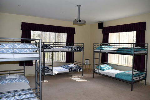 Luxury Bungalow - Hervey Bay Accommodation 1