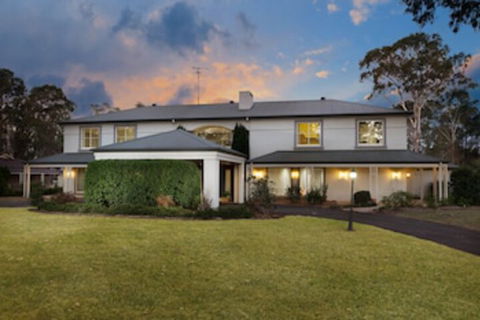 Luxury Bungalow - Hervey Bay Accommodation 0