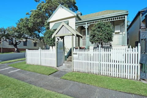 Stallard Cottage - Hervey Bay Accommodation 0