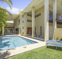 ANGOURIE HOUSE SALT VILLAGE - Hervey Bay Accommodation