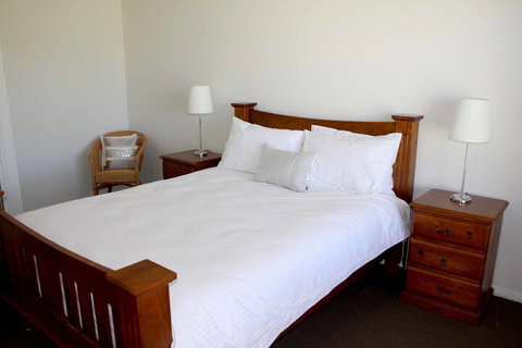 Farmers Daughter Wines - Hervey Bay Accommodation 5