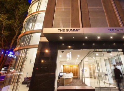 Premier Stays Melbourne - Hervey Bay Accommodation 0