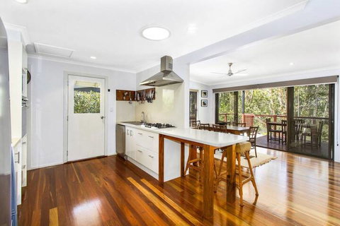 CABARITA BEACH BLISS HOLIDAY HOME On The LAKE - Hervey Bay Accommodation 2