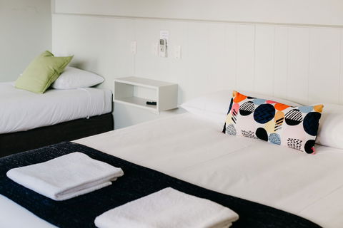 Finley Country Club Hotel Motel - Tourism Hervey Bay 3