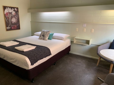 Finley Country Club Hotel Motel - Tourism Hervey Bay 6