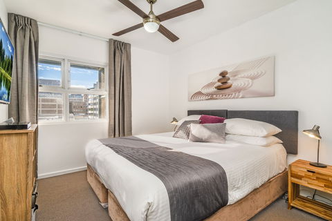 Beau Monde Apartments Newcastle - Worth Place Apartment - Hervey Bay Accommodation 2