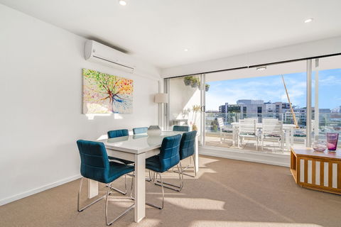 Beau Monde Apartments Newcastle - Worth Place Apartment - Hervey Bay Accommodation 4