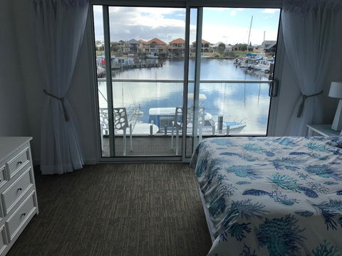 Marina View Chalets - Tourism Hervey Bay 4