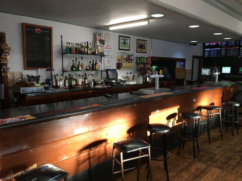 Valley Hotel - Hervey Bay Accommodation 2