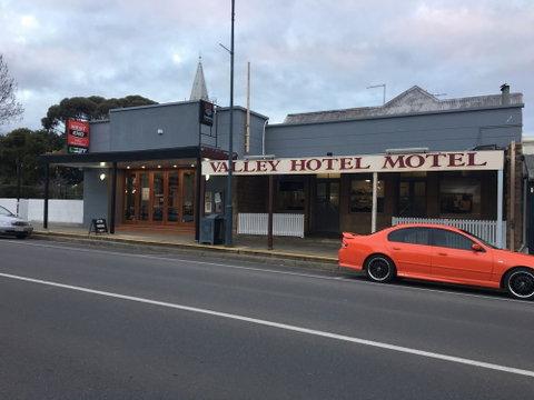 Valley Hotel - Hervey Bay Accommodation 3