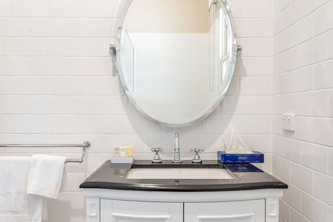 Grandview Accommodation - The Flaxley Apartments - Hervey Bay Accommodation 0