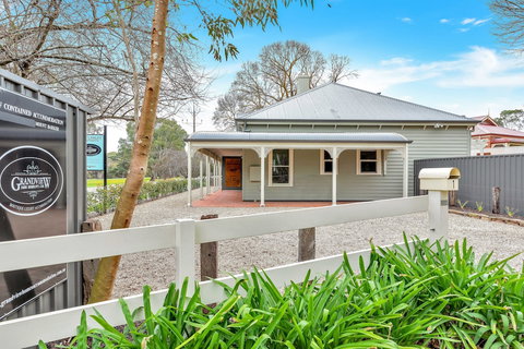 Grandview Accommodation - The Flaxley Apartments - Hervey Bay Accommodation 5