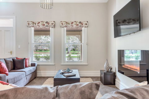 Grandview Accommodation - The Flaxley Apartments - Hervey Bay Accommodation 6