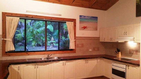 SWR Rainforest Retreat 1 - Hervey Bay Accommodation 3