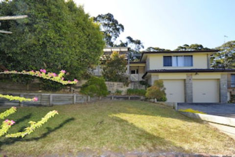 Pet Friendly Lentara St. 10 Fingal Bay - Hervey Bay Accommodation 0