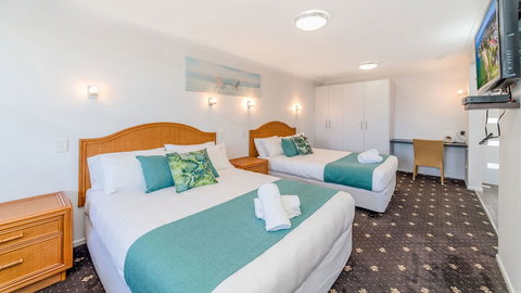 Adrift Apartments - Hervey Bay Accommodation 4