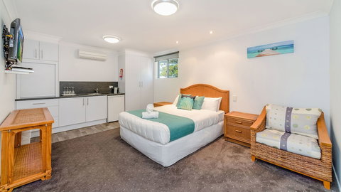 Adrift Apartments - Hervey Bay Accommodation 0