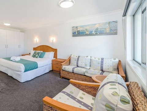 Adrift Apartments - Hervey Bay Accommodation 6
