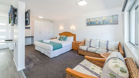 Adrift Apartments - Hervey Bay Accommodation 2