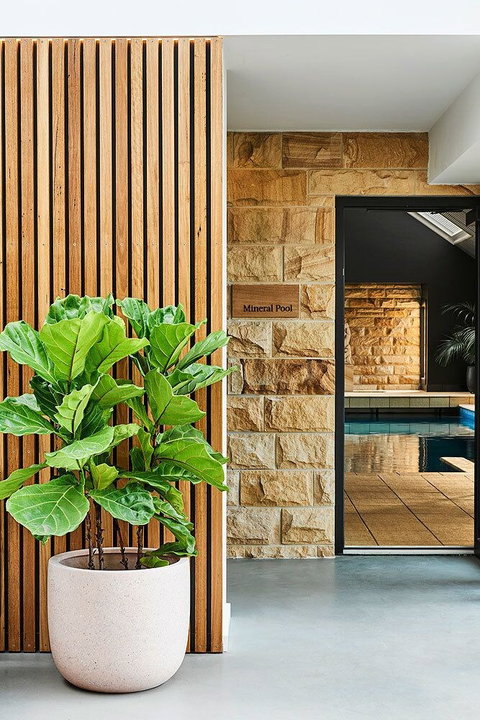 Lon Retreat - Hervey Bay Accommodation 2
