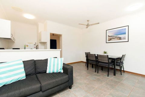Cable Beach Apartments - Hervey Bay Accommodation 5