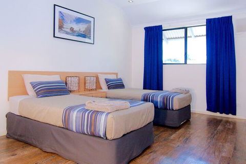 Cable Beach Apartments - Hervey Bay Accommodation 6