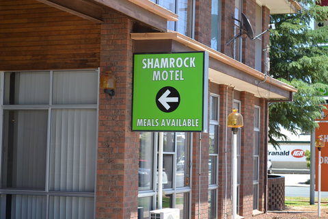 Shamrock Hotel Motel Balranald - Tourism Hervey Bay 0