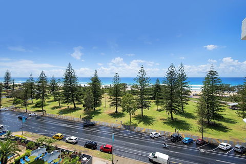 South Pacific Dream Central Broadbeach - Tourism Hervey Bay 3