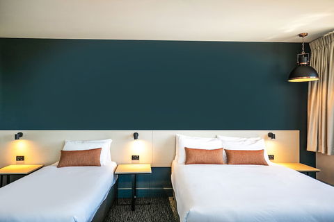 Nightcap At Chardons Corner Hotel - Hervey Bay Accommodation 1