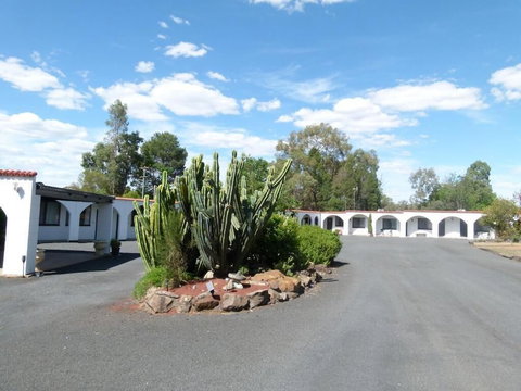 Azalea Motel - Hervey Bay Accommodation 0