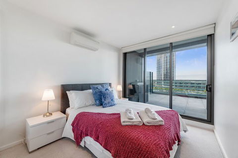 Melbourne Lifestyle Apartments - Best Views On Collins - Hervey Bay Accommodation 7