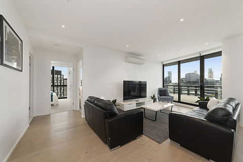 Melbourne Lifestyle Apartments - Best Views On Collins - Hervey Bay Accommodation 6