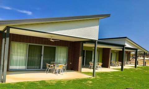 CluBarham Golf Resort - Hervey Bay Accommodation 0