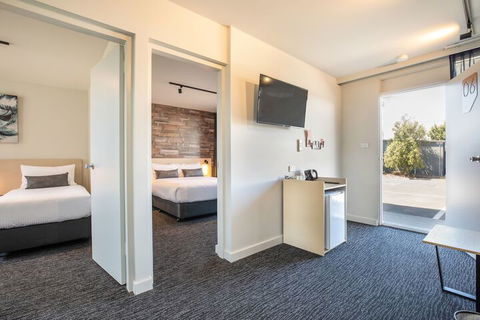 Nightcap At Westside Hotel - Tourism Hervey Bay 5