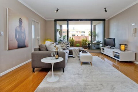 Ample Space In This 1 Bed Apt Also With Pool / Gym - Hervey Bay Accommodation 0