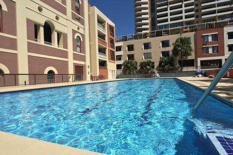 Ample Space In This 1 Bed Apt Also With Pool / Gym - Hervey Bay Accommodation 4