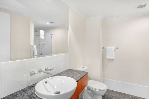 Poolside Apt In Alamanda Beachfront Resort 55 - Hervey Bay Accommodation 4