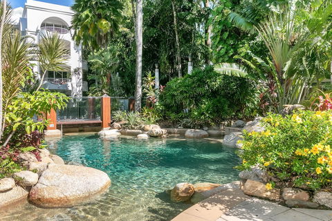 Poolside Apt In Alamanda Beachfront Resort 55 - Hervey Bay Accommodation 1