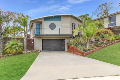 Lake House - Hervey Bay Accommodation 4