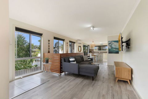 Lake House - Hervey Bay Accommodation 3