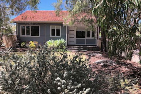 Barefoot Beach Cottage - Hervey Bay Accommodation 0
